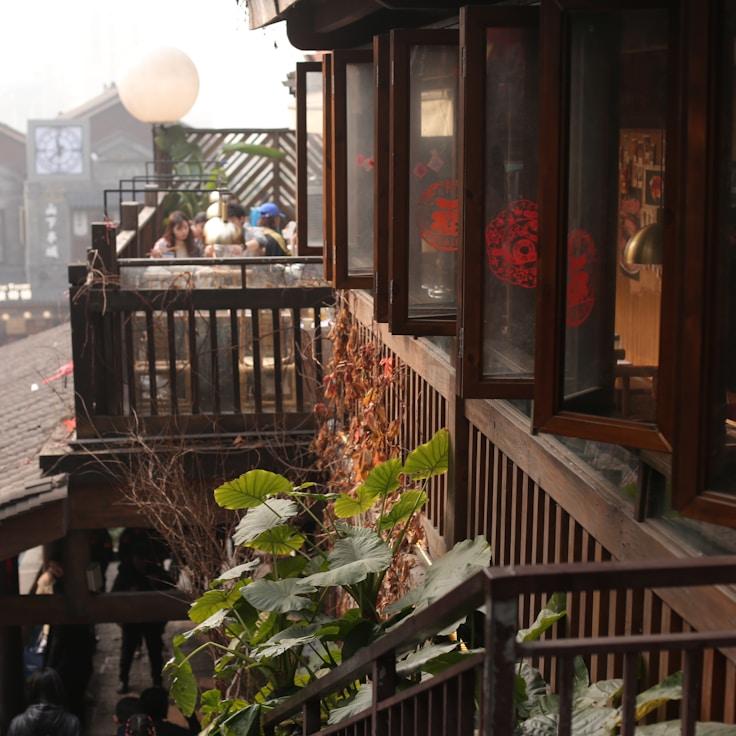 Outdoor terrace seating suitable for families in Porto